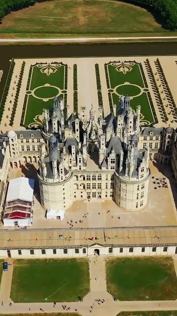 🇫🇷 Замок Шамбор, Франция

Замок Шамбор или Шамборский замок (фр. Château de Chambord)