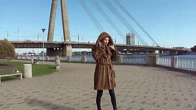 Fur coat mink Italy Saga Furs length of 100 cm. The certificate guarantees, delivery is free.