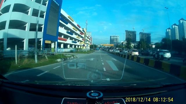 BUS SMART SELANGOR CUT LANE WITHOUT STOPPING! WB 1872 U