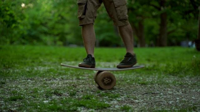 New Balance Board Shape "Mini Radical" - A Cinematic First Impression