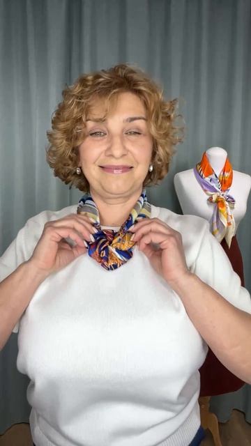 Знали этот лёгкий способ завязать платок в медальон?