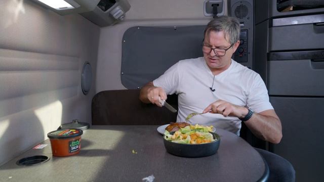 Калифорнийская ночь страха. Дальнобойщик в глуши!