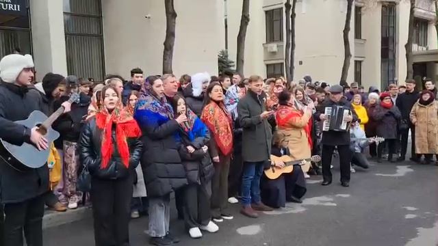 В поддержку песни Катюша  вышли активисты  в  Кишинëве.