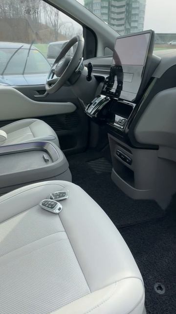 Hyundai Staria 2023  9 мест максималка