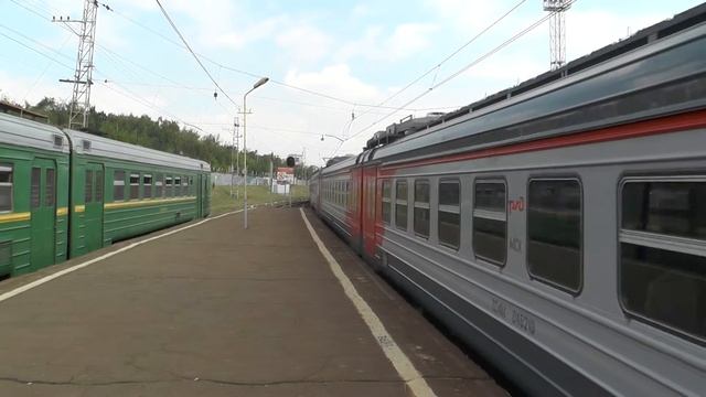 Электропоезд ЭД4М-0462 станция Красный Строитель