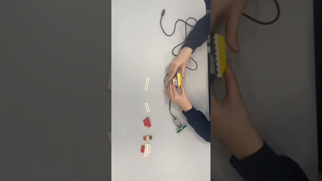 Как собрать самолет от LEGO