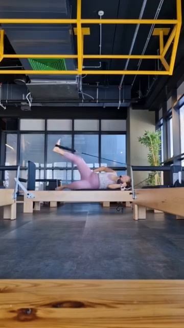 Pilates Reformer 💪🙂 | Пилатес  Реформер #shorts #video #fun #love #workout #pilates #reformer #ree