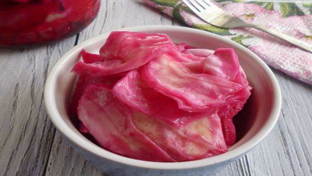 Маринованная капуста со свеклой