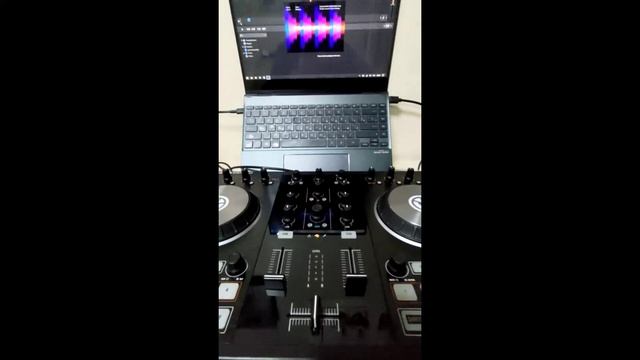 DJ контроллер Ttraktor kontrol s2 mk2