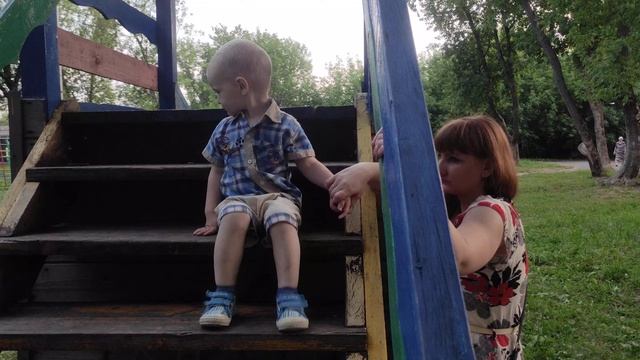VID201125 - Двор Алкаши 26.06.2021