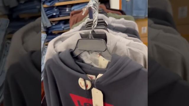 Худи Levi's: прогулки по магазинам США 🧥 Shopoglot