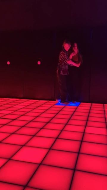 А ты бы успел добежать до нужного цвета?😉