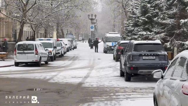 В третий день весны Керчь накрыло снегом