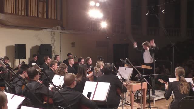 В. Городовская Фантазия на две русские темы/Концертный ОРНИ "Академия"