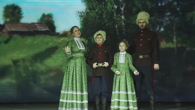 Ты, Россиюшка моя (авт. Е.Гуляева) Исполняет семья Бугеря