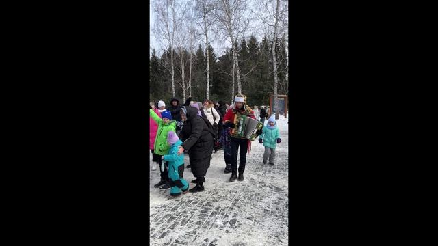 Баянист на Масленице в Томске / Иван Гейль