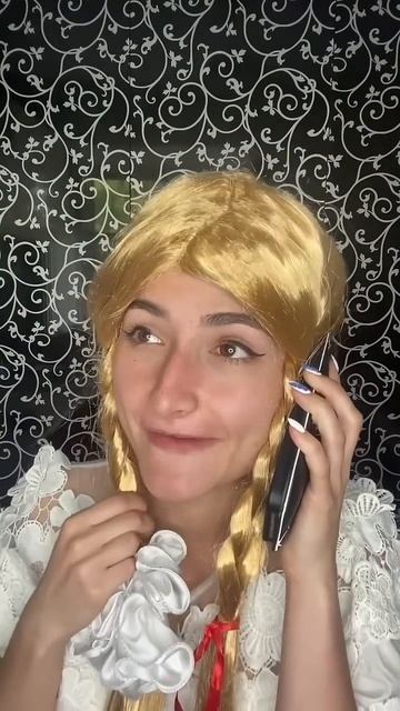 А ты дома ходишь в одежде?