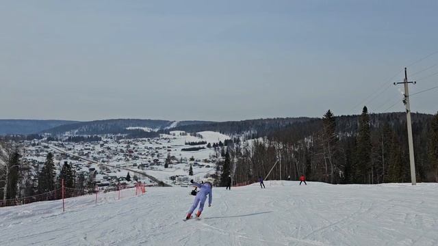 Красивый спуск. Горнолыжная трасса Красный ключ.