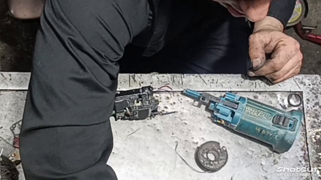 Makita GA 6040 перегорели контакты
