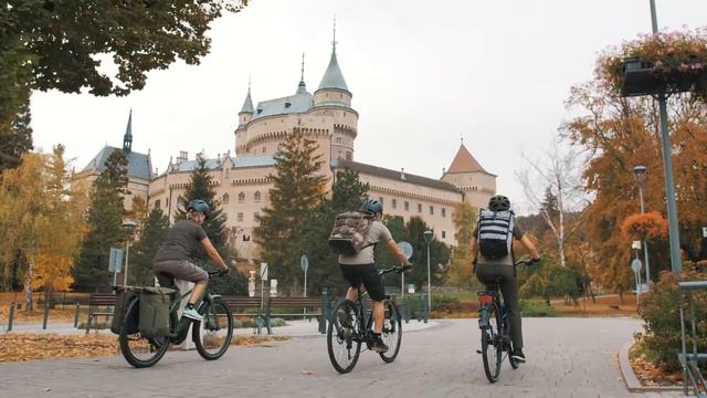 Ride a bike with HQBC