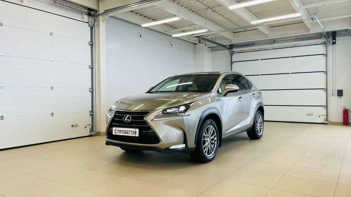 Lexus NX200t 2015 года