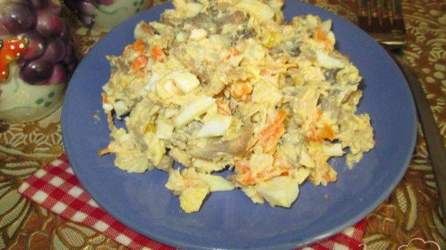 Салат с курицей и шампиньонами