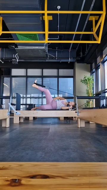 Pilates Reformer 💪🙂 | Пилатес  Реформер #shorts #video #fun #love #workout #pilates #reformer #ree