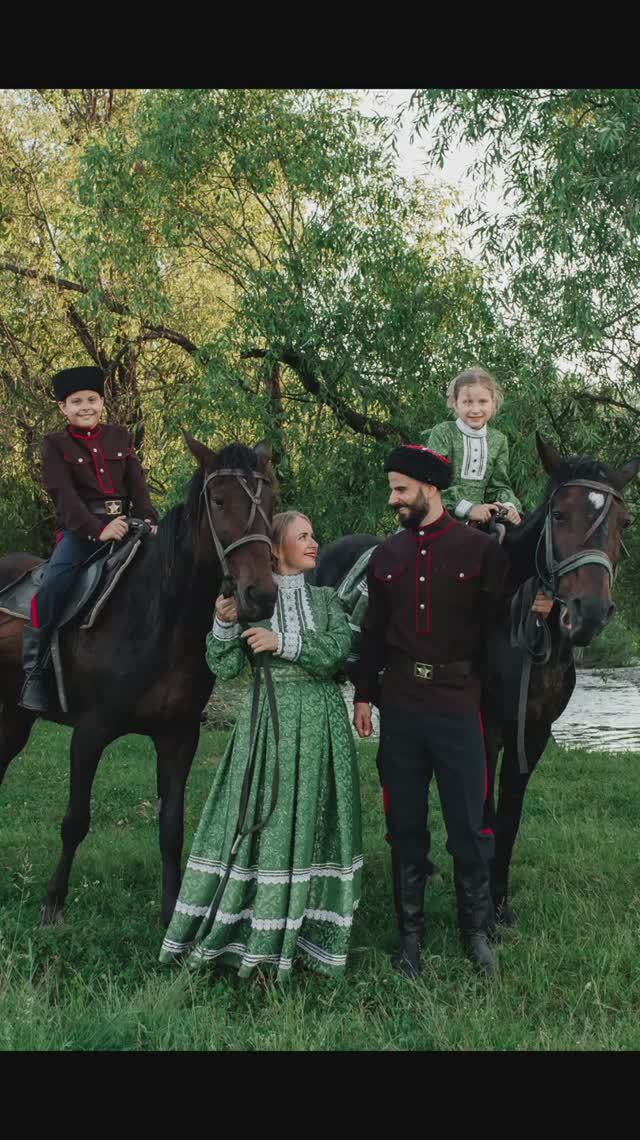 НЕБО НАД ВОДОЙ.