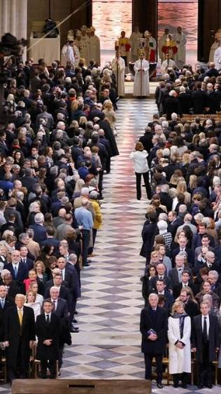 2024. ВОСКРЕСНАЯ МЕССА В ВОЗРОЖДЕННОМ СОБОРЕ ПАРИЖА: 5,5 лет реставрации. Прогноз А.РОЖИНЦЕВА