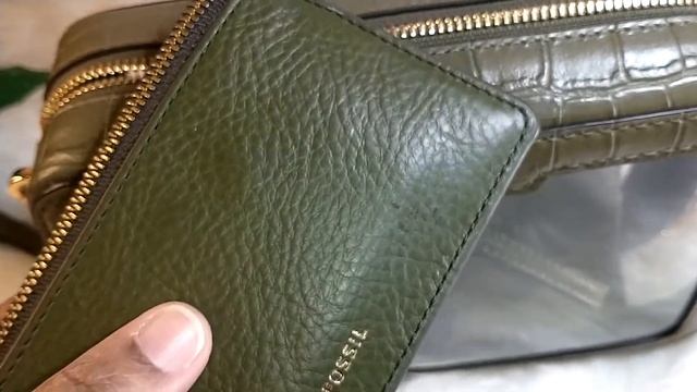 WIMB:  Michael Kors:  MD Camera Crossbody....Hauling in my Closet! 👜👛🛍️🤗 .