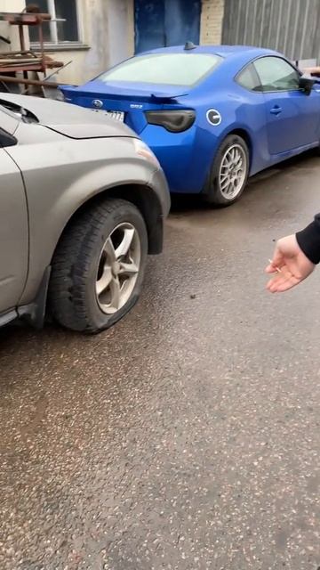 на качайте колёса с низу женская логика 😂😂