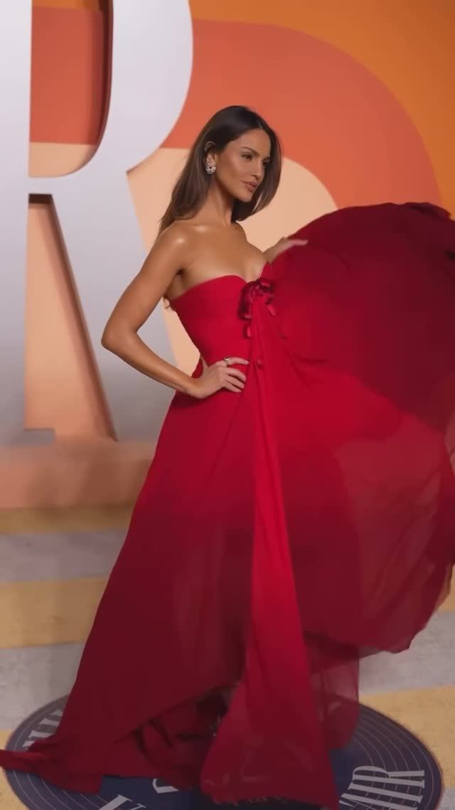 Эйса Гонсалес на вечеринке VANITY FAIR 💋Как вам образ?