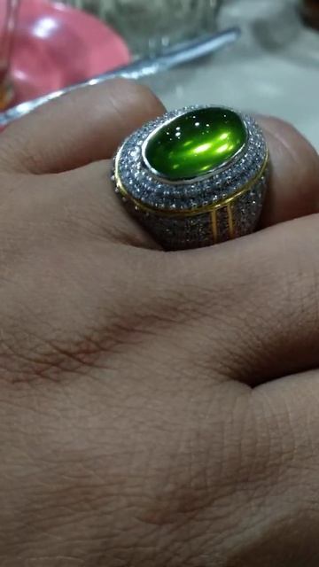 IDOCRASE NEON HIJAU