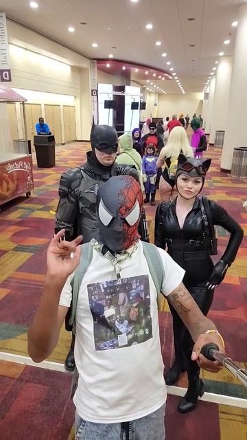 #comiccon #batman #dc #catwoman #cosplay #spiderman #marvel #venom