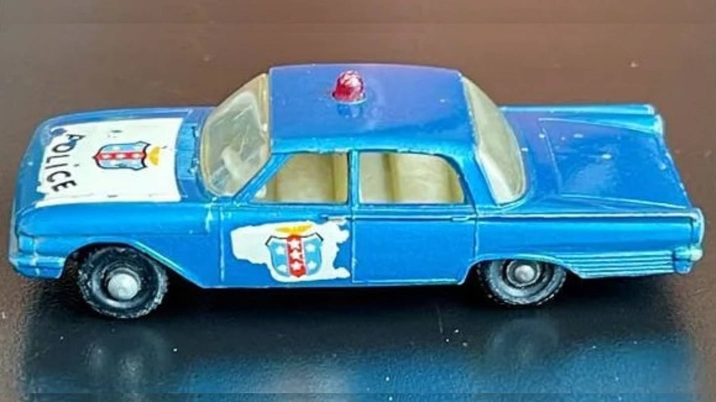 Модель Ford Fairlane police. Англия Lesney 1963