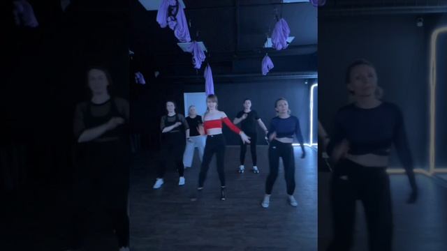 С каждым днём мы танцуем лучше и лучше.