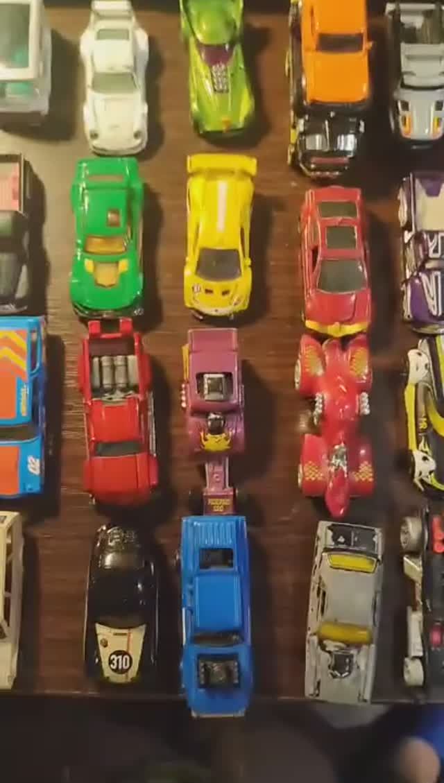 Коллекционные модели автомобилей hot wheels