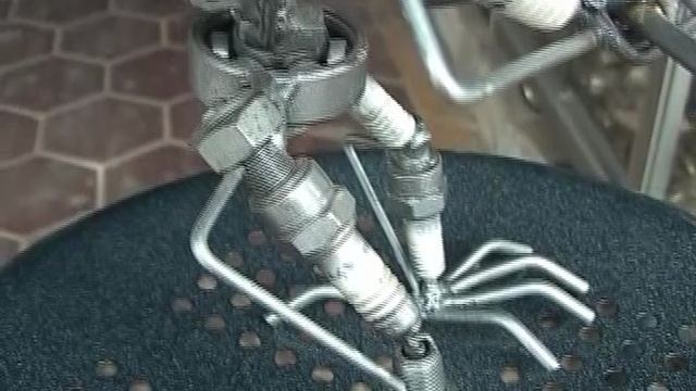 ЛАОС. ХИЩНИК