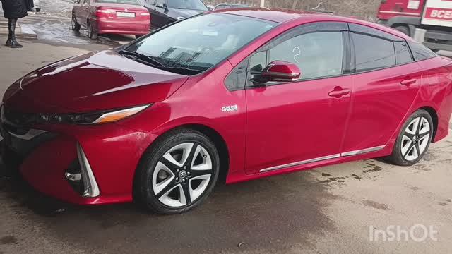 Prius PHV бюджет 1,78млн