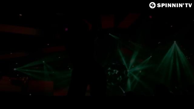 Dimitri Vegas & Like Mike vs. VINAI - Louder (Official Music Video)