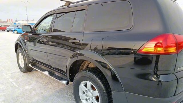 Mitsubishi Pajero Sport 2,5 л. Дизель МКПП  (178 л.с.) 4WD 2013