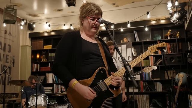 Kimono - Lee Harvey Oswald (Live on KEXP)