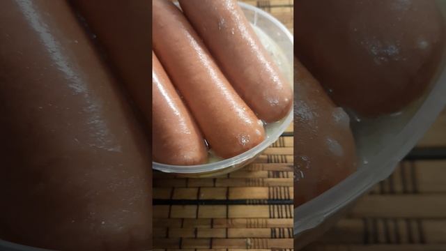 Холостяцкий завтрак из магазина. Каша овсяная с сосисками.