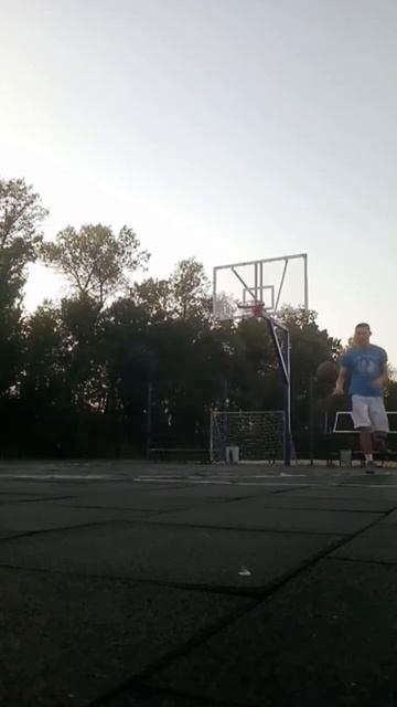 Левая🫱🏻vs🫲🏻Правая #basketball #баскетбол #streetball #стритбол #shorts