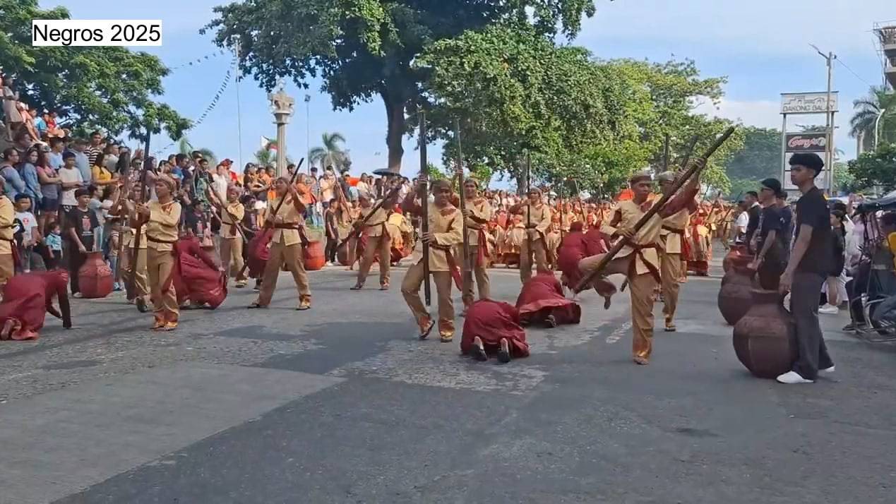 Уличные танцы. Dumaguete City, Negros.