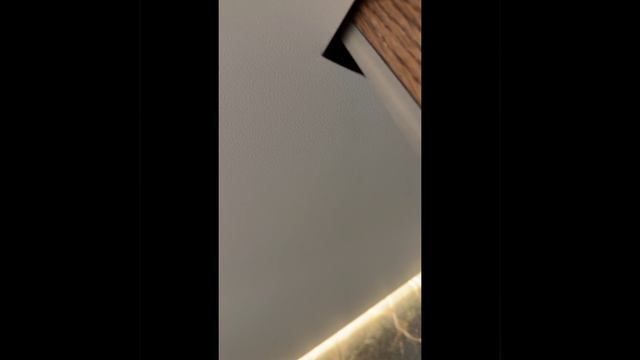 Установка натяжных потолков.