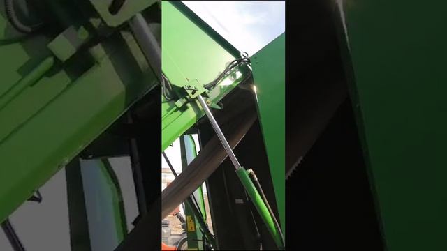 Пресс-подборщик рулонный John Deere 592
#atxtop #johndeere #прессподборщик