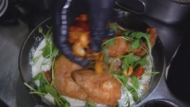 Жареная курица целиком в сливочной пасте/ Вкуснейшая паста с курицей и сливками/Еда, Рецепты