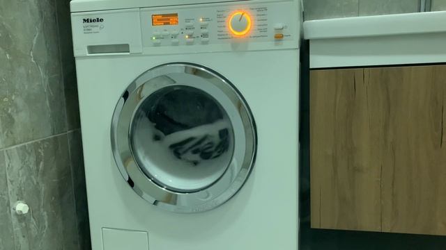Curtains Programme Full with Steam Finish, extra water, extra rinse options | Miele W5964WPS Washer