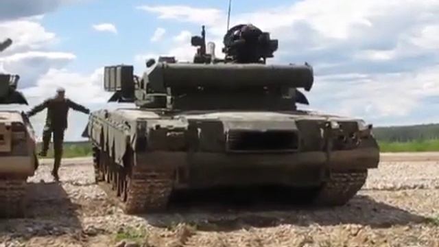 The sound of the T 80 U main battle tanks